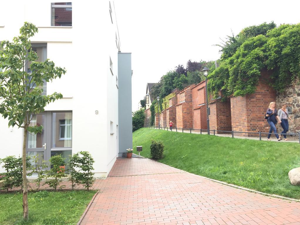 Ferienwohnung An Der Historischen Stadtmauer Rostock Oda fotoğraf